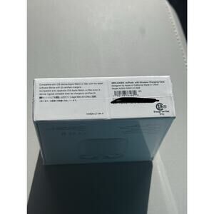 Apple AirPods (1st Generation MMEF2AM/A) Brand New Sealed w/Charging Case White